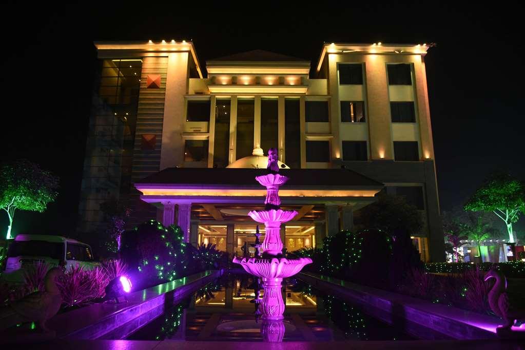 Ramada By Wyndham Varanasi Katesar Chandauli المظهر الخارجي الصورة