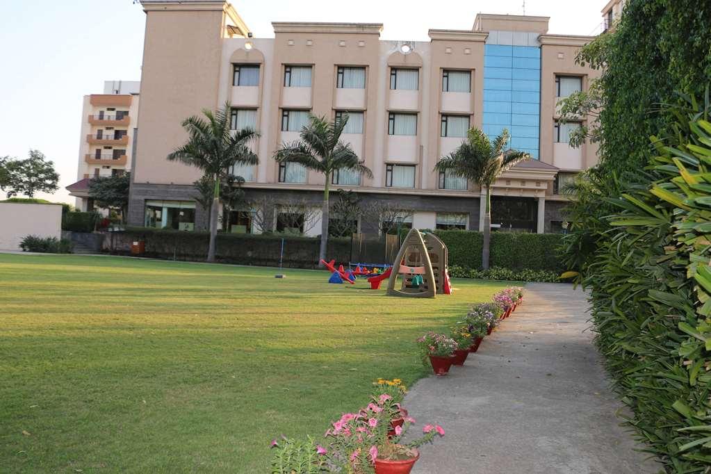 Ramada By Wyndham Varanasi Katesar Chandauli المرافق الصورة