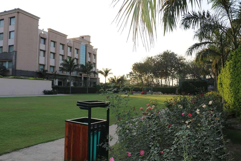 Ramada By Wyndham Varanasi Katesar Chandauli المرافق الصورة