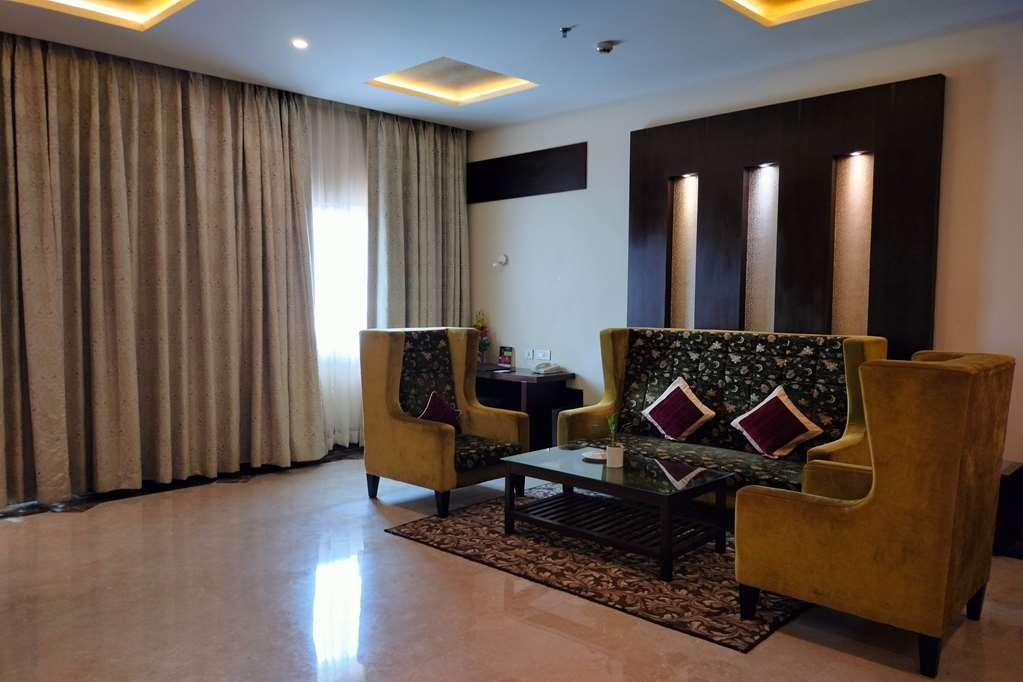 Ramada By Wyndham Varanasi Katesar Chandauli الغرفة الصورة