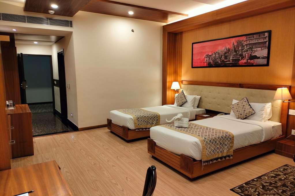 Ramada By Wyndham Varanasi Katesar Chandauli الغرفة الصورة
