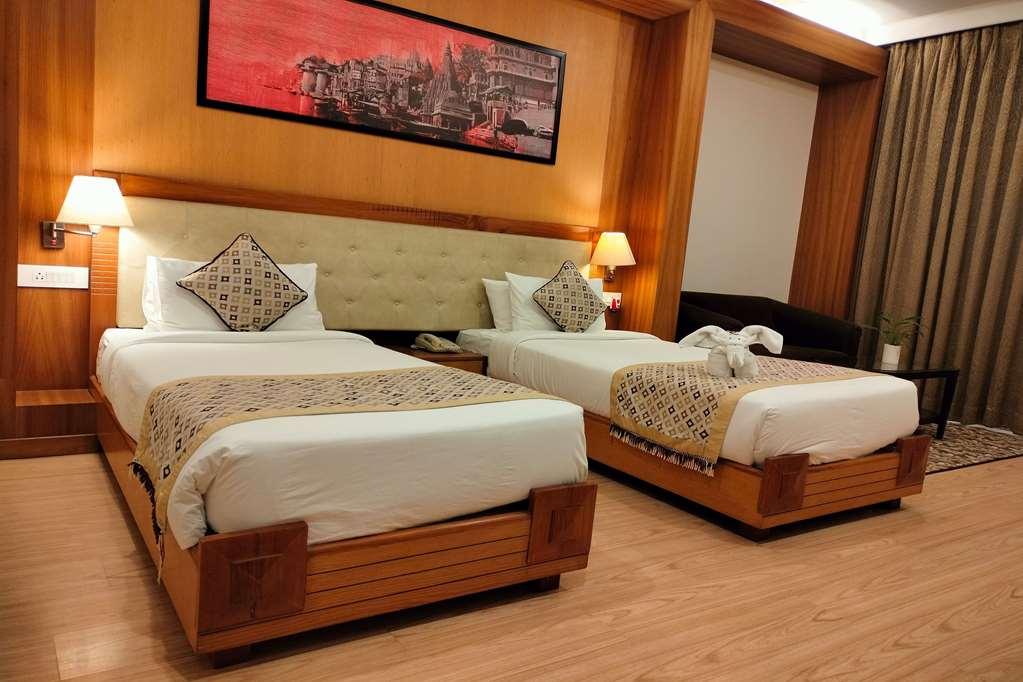 Ramada By Wyndham Varanasi Katesar Chandauli الغرفة الصورة