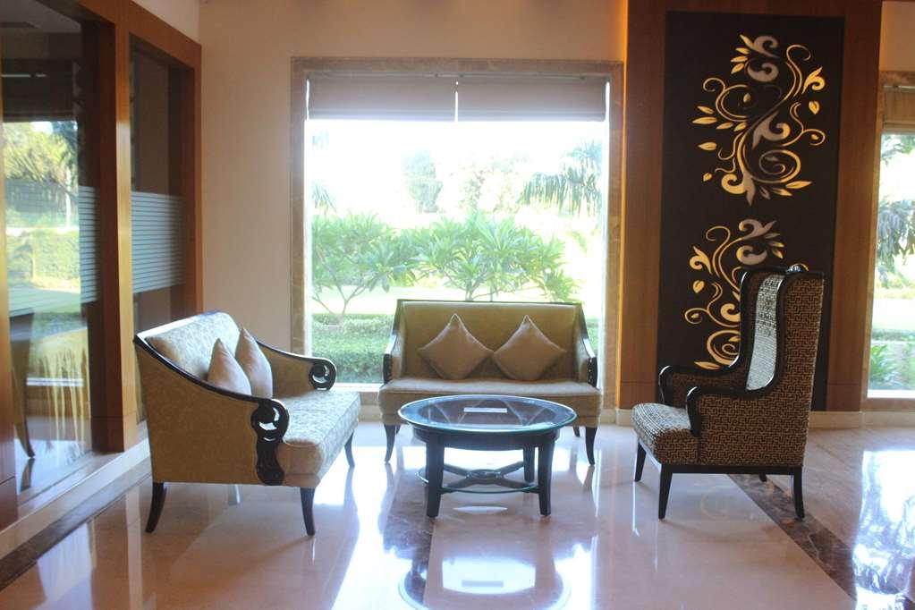 Ramada By Wyndham Varanasi Katesar Chandauli المظهر الداخلي الصورة