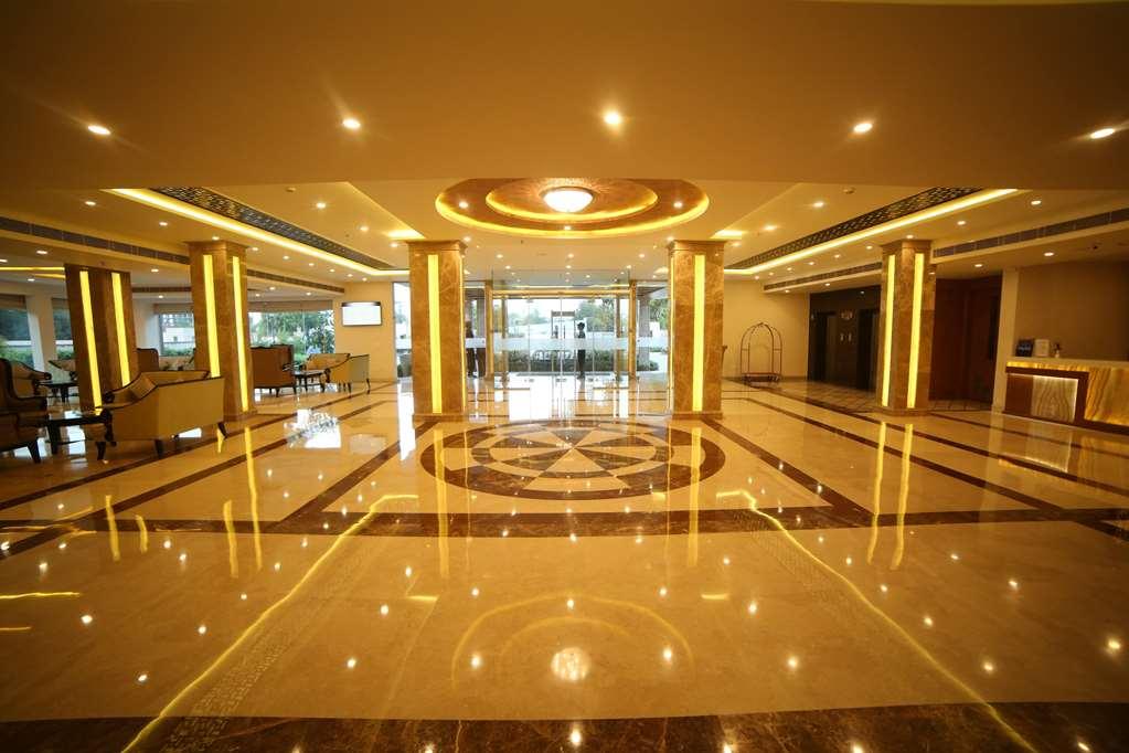 Ramada By Wyndham Varanasi Katesar Chandauli المظهر الداخلي الصورة